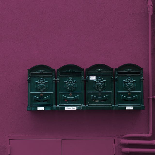 Melanzana Pittura #7C405F - vernice-wall-paint-interiors-aubergine-9